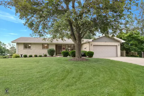 1013 Northern Dr, Lockport, IL 60441