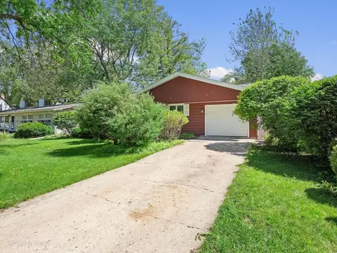 1912 E Willow Ave, Wheaton, IL 60187 photo 2