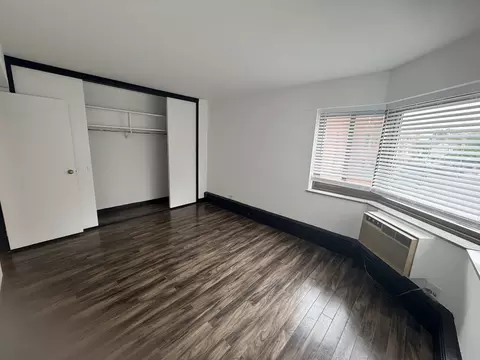 7337 S South Shore Dr #326, Chicago, IL 60649