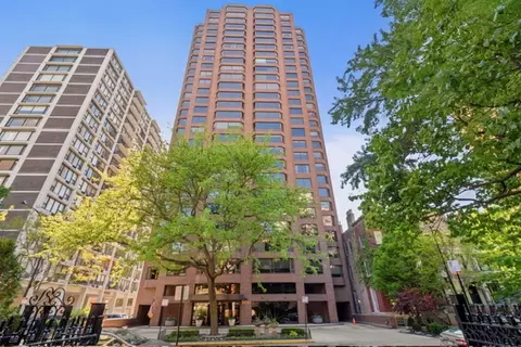 1410 N State Pkwy #7A, Chicago, IL 60610