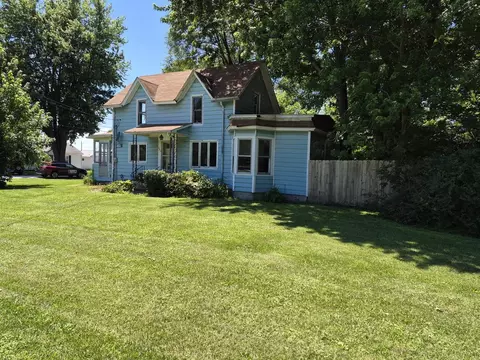 Exterior - 409 SW 8 Ave, Aledo, IL 61231 photo 2 of 4