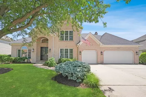 1564 White Eagle Dr, Naperville, IL 60564