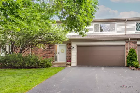 1252 Briarwood Ln, Libertyville, IL 60048