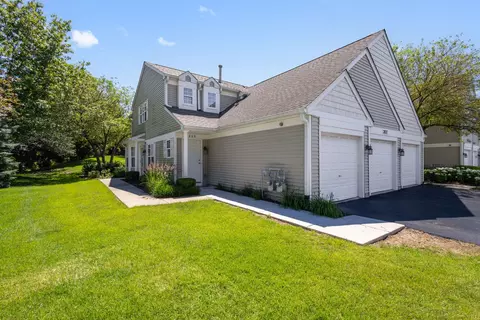 2827 Rutland Cir #204, Naperville, IL 60564