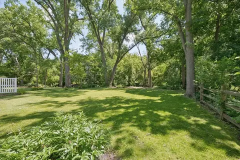 Exterior - Undisclosed, Glenview, IL 60025 photo 3 of 5