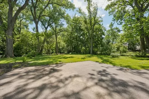 Exterior - Undisclosed, Glenview, IL 60025 photo 4 of 5