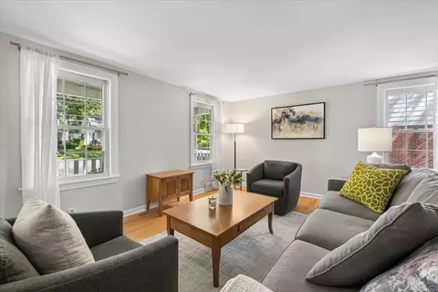 Living - Undisclosed, Glenview, IL 60025 photo 1 of 4
