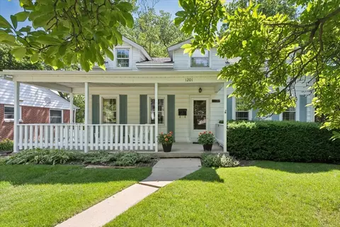 Exterior - Undisclosed, Glenview, IL 60025 photo 2 of 5