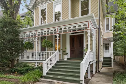 Exterior - 1220 Maple Ave, Evanston, IL 60202 photo 2 of 7