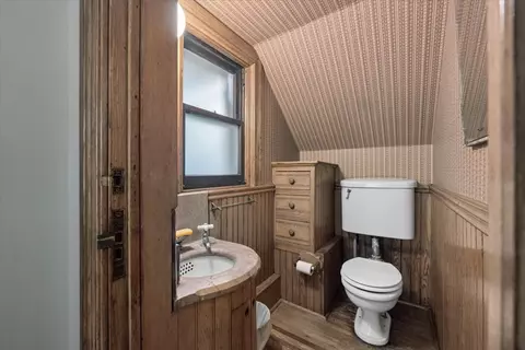 Bath - 1220 Maple Ave, Evanston, IL 60202 photo 1 of 2
