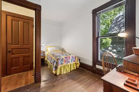 Bedroom - 1220 Maple Ave, Evanston, IL 60202 photo 7 of 9