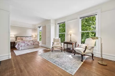 Bedroom - 1220 Maple Ave, Evanston, IL 60202 photo 2 of 9