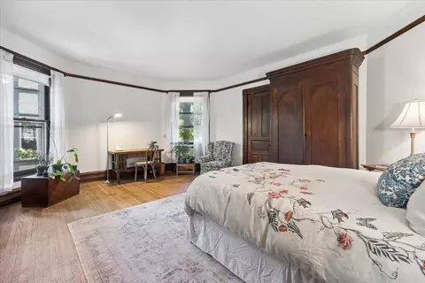 Bedroom - 1220 Maple Ave, Evanston, IL 60202 photo 3 of 9