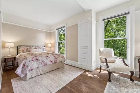 Bedroom - 1220 Maple Ave, Evanston, IL 60202 photo 1 of 9