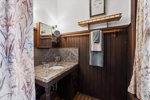 Bath - 1220 Maple Ave, Evanston, IL 60202 photo 2 of 2