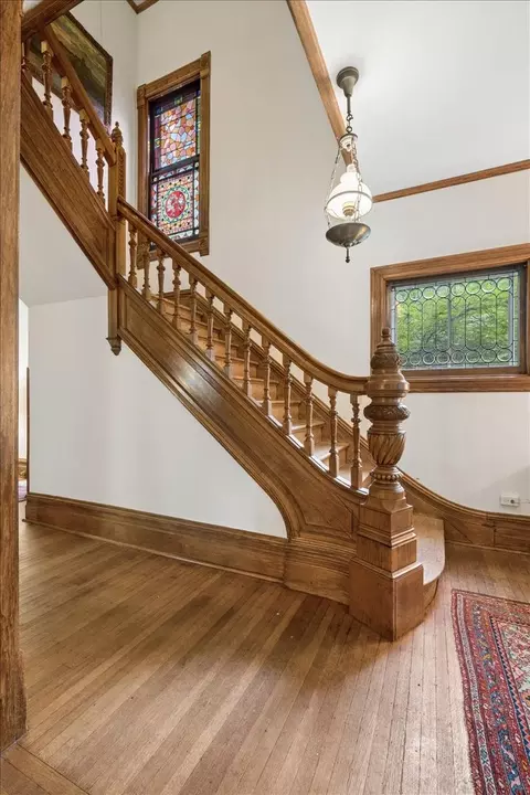 Entry Way - 1220 Maple Ave, Evanston, IL 60202 photo 3 of 13