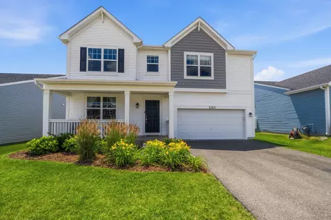 1313 Marston St, South Elgin, IL 60177