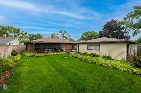 1012 Marshall Dr, Des Plaines, IL 60016 photo 19