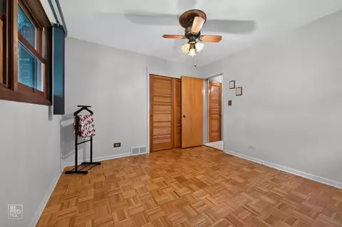 1012 Marshall Dr, Des Plaines, IL 60016 photo 13