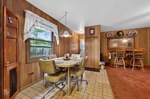 1012 Marshall Dr, Des Plaines, IL 60016 photo 7