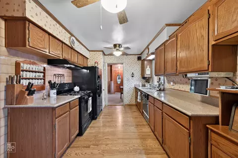 1012 Marshall Dr, Des Plaines, IL 60016 photo 6