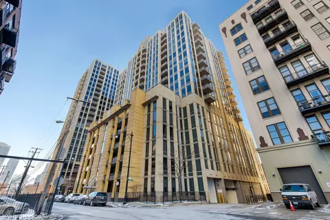 720 N Larrabee St #1709, Chicago, IL 60654