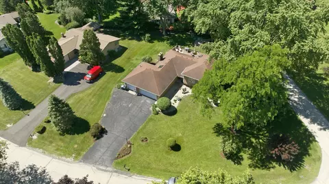 View/Area - 22 Plum Ct, Sleepy Hollow, IL 60118 photo 2 of 7