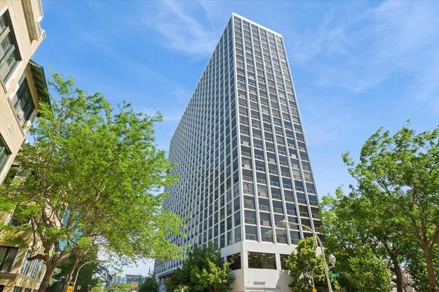 4343 N Clarendon Ave #1809, Chicago, IL 60613