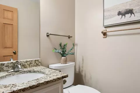 Bath - 604 Shenandoah Trl, Elgin, IL 60123 photo 1 of 3