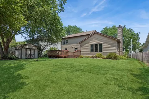 Exterior - 604 Shenandoah Trl, Elgin, IL 60123 photo 3 of 5