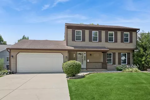 Exterior - 604 Shenandoah Trl, Elgin, IL 60123 photo 2 of 5