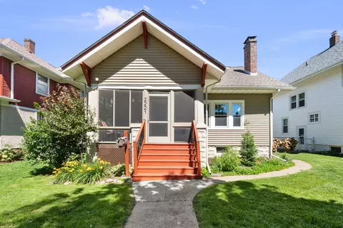 2221 Ripley St, Davenport, IA 52803