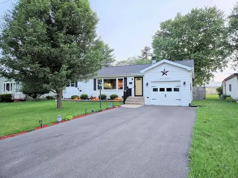 5324 S Wendell Dr, Rochelle, IL 61068