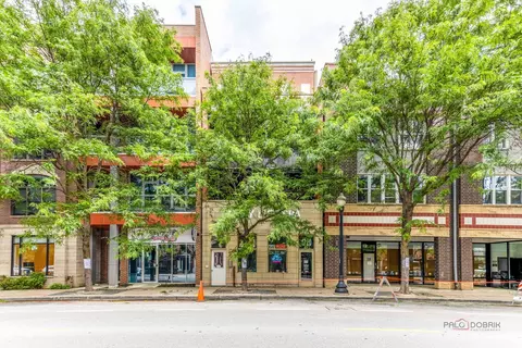 1720 W Belmont Ave #2, Chicago, IL 60657