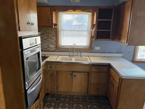 Kitchen - 658 E 87th Pl, Chicago, IL 60619 photo 1 of 1