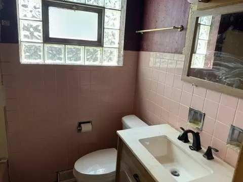 Bath - 658 E 87th Pl, Chicago, IL 60619 photo 2 of 2