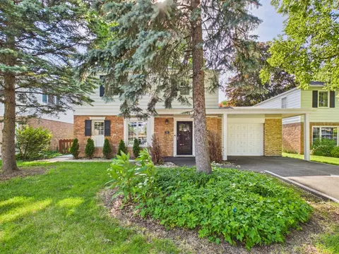 530 S Dryden Pl, Arlington Heights, IL 60005