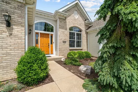 730 Trent Ln, Loves Park, IL 61111