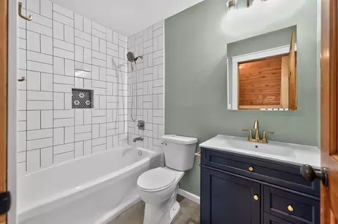 Bath - 704 N Kaskaskia Dr, Dixon, IL 61021 photo 3 of 3