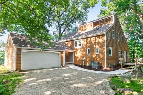 704 N Kaskaskia Dr, Dixon, IL 61021