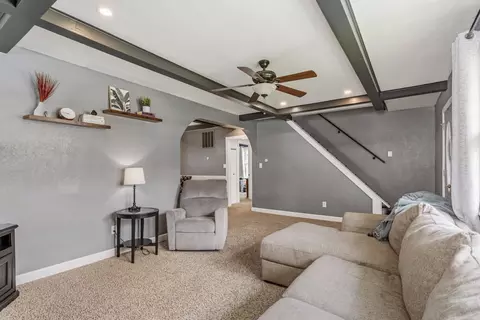 Entry Way - 210 E Logan St, Arthur, IL 61911 photo 2 of 5