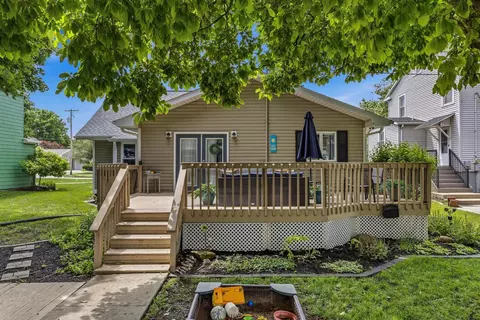 Exterior - 210 E Logan St, Arthur, IL 61911 photo 4 of 7
