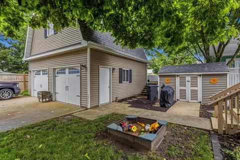 Exterior - 210 E Logan St, Arthur, IL 61911 photo 7 of 7
