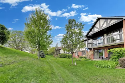 Exterior - 245 Windsor Ln #C, Willowbrook, IL 60527 photo 6 of 6