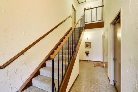 Entry Way - 245 Windsor Ln #C, Willowbrook, IL 60527 photo 2 of 2