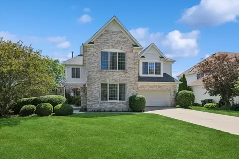 527 Mallard Point Cir, North Aurora, IL 60542