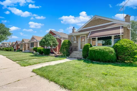 6153 S Melvina Ave, Chicago, IL 60638