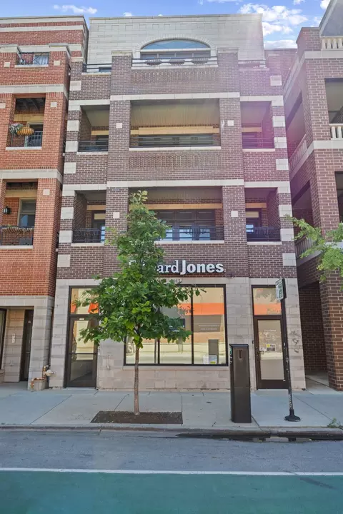 4043 N Damen Ave #2, Chicago, IL 60618