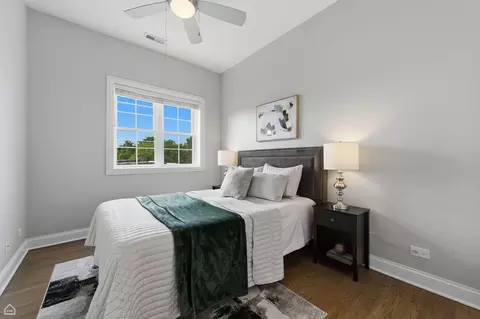 Bedroom - 4705 S Champlain Ave #403, Chicago, IL 60615 photo 1 of 3
