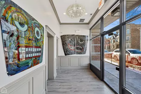 Entry Way - 4705 S Champlain Ave #403, Chicago, IL 60615 photo 1 of 9